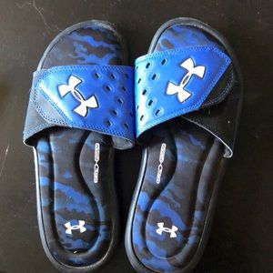 UNDER ARMOUR boys slides